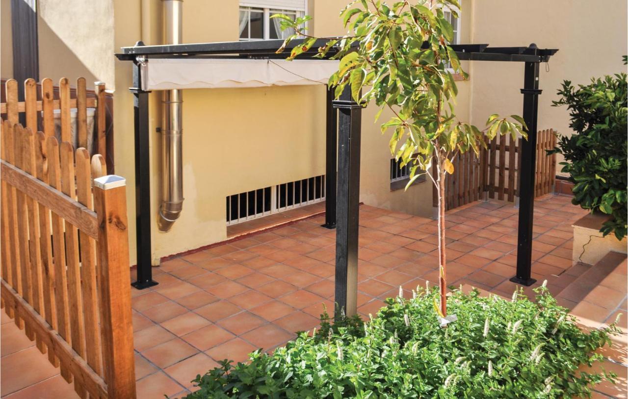 Cozy Home In Olivares With Outdoor Swimming Pool ภายนอก รูปภาพ